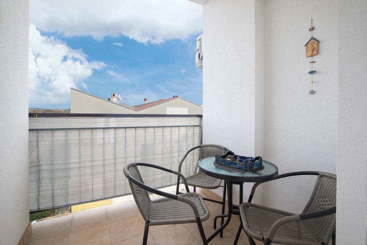 Apartment Little Gallery **** Rovinj Exterior photo